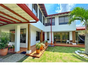 Maat vende Casa Campestre, Guaduas-El Vallado, 463m2 $980Millones