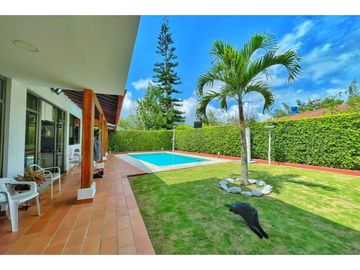 Maat vende Casa Campestre, Guaduas-El Vallado, 463m2 $980Millones