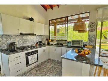 Maat vende Casa Campestre, Guaduas-El Vallado, 463m2 $980Millones