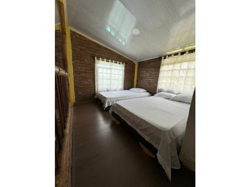 VENTA FINCA FAMILIAR Y DE TURISMO EN PUEBLO TAPAO QUINDIO