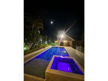 VENTA FINCA FAMILIAR Y DE TURISMO EN PUEBLO TAPAO QUINDIO