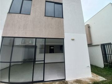 VENDO PARA ESTRENAR CONJUNTO FI0RELI JAMUNDI
