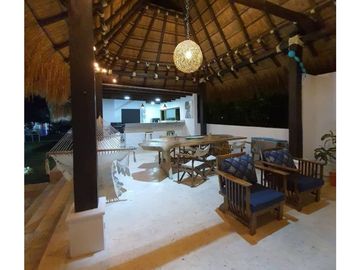 VENTA Casa de Playa en Punta Canoa