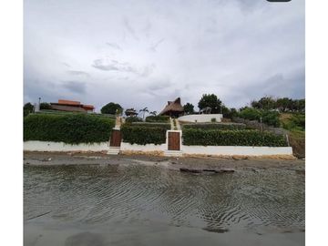 VENTA Casa de Playa en Punta Canoa