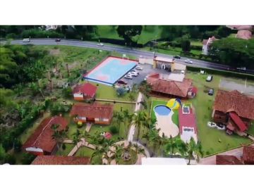 SE VENDE ESPECTACULAR CLUB HOTEL EN LA TEBAIDA, QUINDIO.