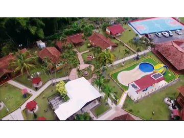 SE VENDE ESPECTACULAR CLUB HOTEL EN LA TEBAIDA, QUINDIO.