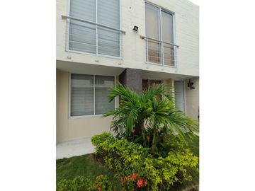 CASA EN CONDOMINIO CON PISCINA RICAURTE