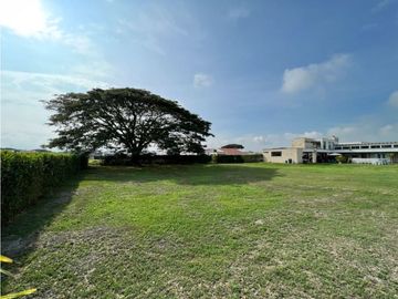 Casa campestre más lote en venta en condominio Rozo Valle Colombia
