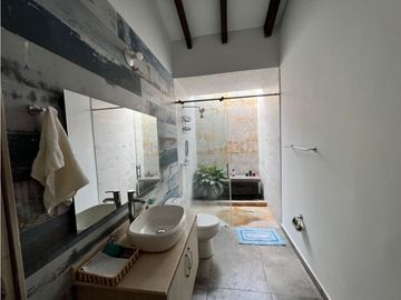 Casa campestre más lote en venta en condominio Rozo Valle Colombia