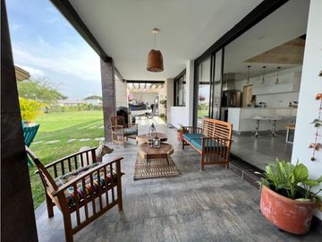 Casa campestre más lote en venta en condominio Rozo Valle Colombia