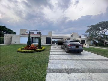 Casa campestre más lote en venta en condominio Rozo Valle Colombia
