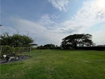 Casa campestre más lote en venta en condominio Rozo Valle Colombia