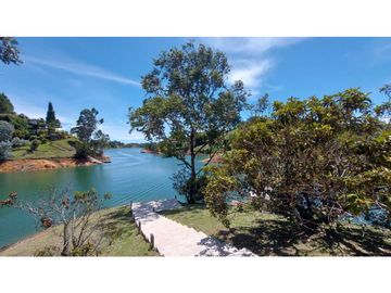 Vendo hermosa casa Campestre en El Peñol, Antioquia