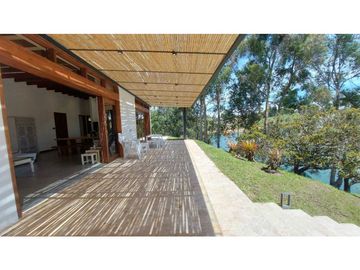 Vendo hermosa casa Campestre en El Peñol, Antioquia