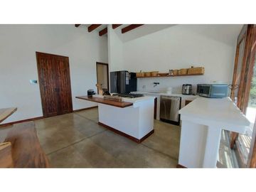 Vendo hermosa casa Campestre en El Peñol, Antioquia