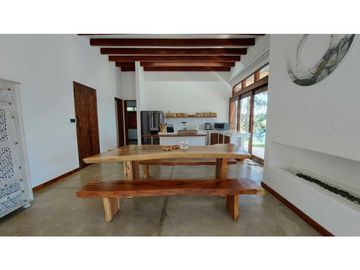 Vendo hermosa casa Campestre en El Peñol, Antioquia