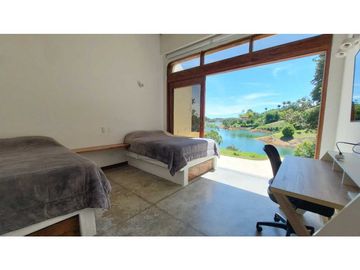 Vendo hermosa casa Campestre en El Peñol, Antioquia