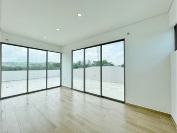 En Venta Imponente Casa Sector Calatrava, Club Campestre CTG, Turbaco