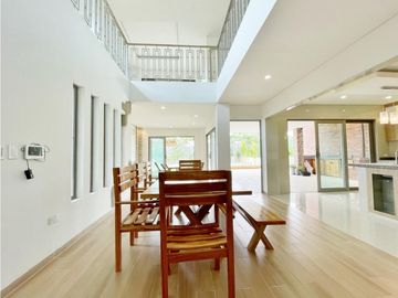 En Venta Imponente Casa Sector Calatrava, Club Campestre CTG, Turbaco