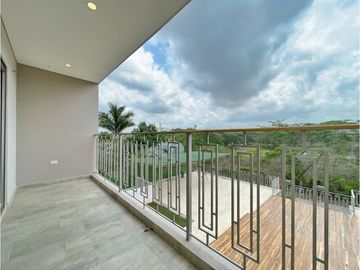 En Venta Imponente Casa Sector Calatrava, Club Campestre CTG, Turbaco