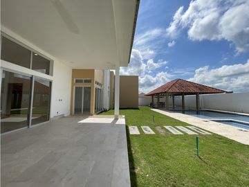 ESTRENA CASA EN UNO DE LOS MEJORES CONJUNTOS DE MONTERIA