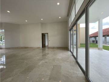 ESTRENA CASA EN UNO DE LOS MEJORES CONJUNTOS DE MONTERIA