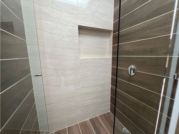 vendo linda casa de dos niveles con excelente ubicación y zona verde