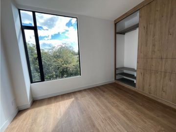 vendo linda casa de dos niveles con excelente ubicación y zona verde