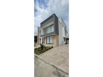 EN VENTA CASA CAMPESTRE HONTANAR DE LAS MERCEDES JAMUND