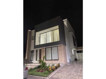 EN VENTA CASA CAMPESTRE HONTANAR DE LAS MERCEDES JAMUND