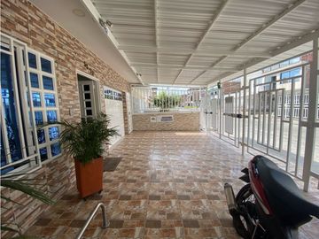 Se vende y / o permuta casa multifamiliar Tres pisos Zamorano Palmira