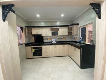 Se vende y / o permuta casa multifamiliar Tres pisos Zamorano Palmira