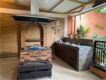 Se vende y / o permuta casa multifamiliar Tres pisos Zamorano Palmira
