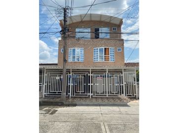 Se vende y / o permuta casa multifamiliar Tres pisos Zamorano Palmira