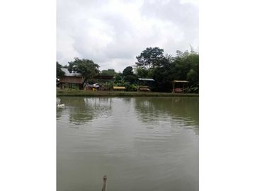 VENTA Casa Finca productiva con Dos lagos de pesca