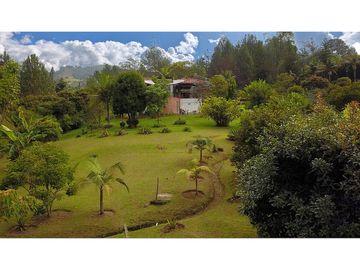 Finca Con Casa Tradicional En Venta Guarne Antioquia
