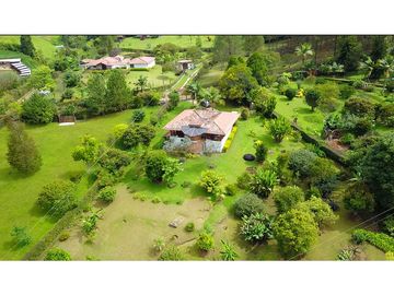 Finca Con Casa Tradicional En Venta Guarne Antioquia