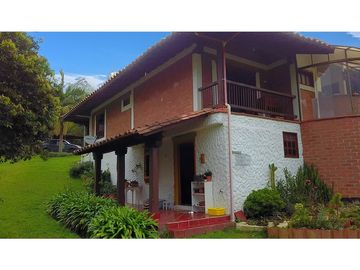 Finca Con Casa Tradicional En Venta Guarne Antioquia