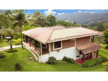 Finca Con Casa Tradicional En Venta Guarne Antioquia