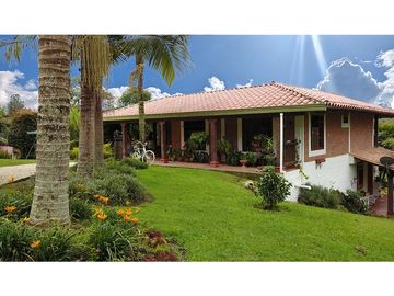 Finca Con Casa Tradicional En Venta Guarne Antioquia