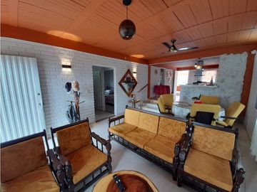 Casa campestre a puerta cerrada en venta / permuta - Tablones Palmira