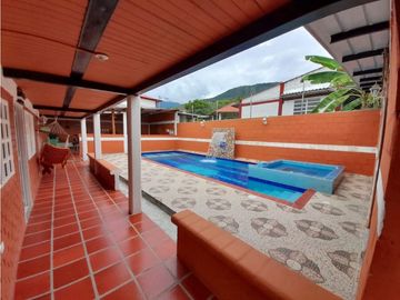Casa campestre a puerta cerrada en venta / permuta - Tablones Palmira