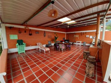 Casa campestre a puerta cerrada en venta / permuta - Tablones Palmira