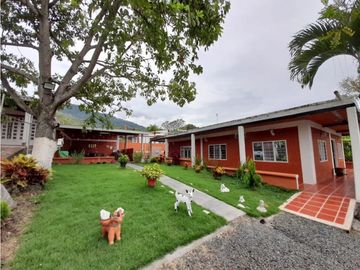 Casa campestre a puerta cerrada en venta / permuta - Tablones Palmira