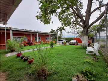Casa campestre a puerta cerrada en venta / permuta - Tablones Palmira