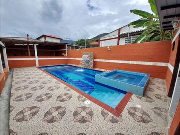 Casa campestre a puerta cerrada en venta / permuta - Tablones Palmira
