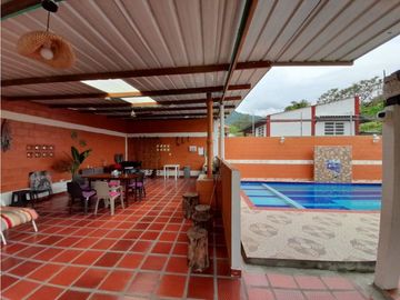 Casa campestre a puerta cerrada en venta / permuta - Tablones Palmira