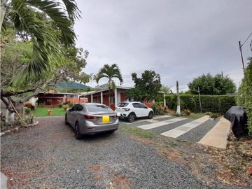 Casa campestre a puerta cerrada en venta / permuta - Tablones Palmira