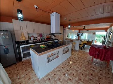 Casa campestre a puerta cerrada en venta / permuta - Tablones Palmira
