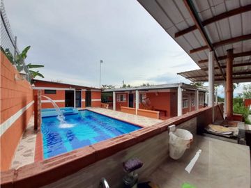 Casa campestre a puerta cerrada en venta / permuta - Tablones Palmira